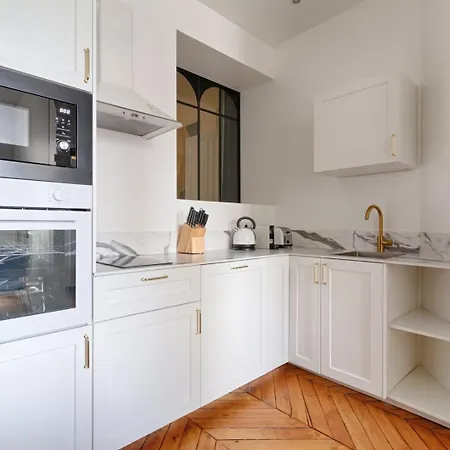 Cardinet - Chic & Near Parc Monceau 8p Apartment *